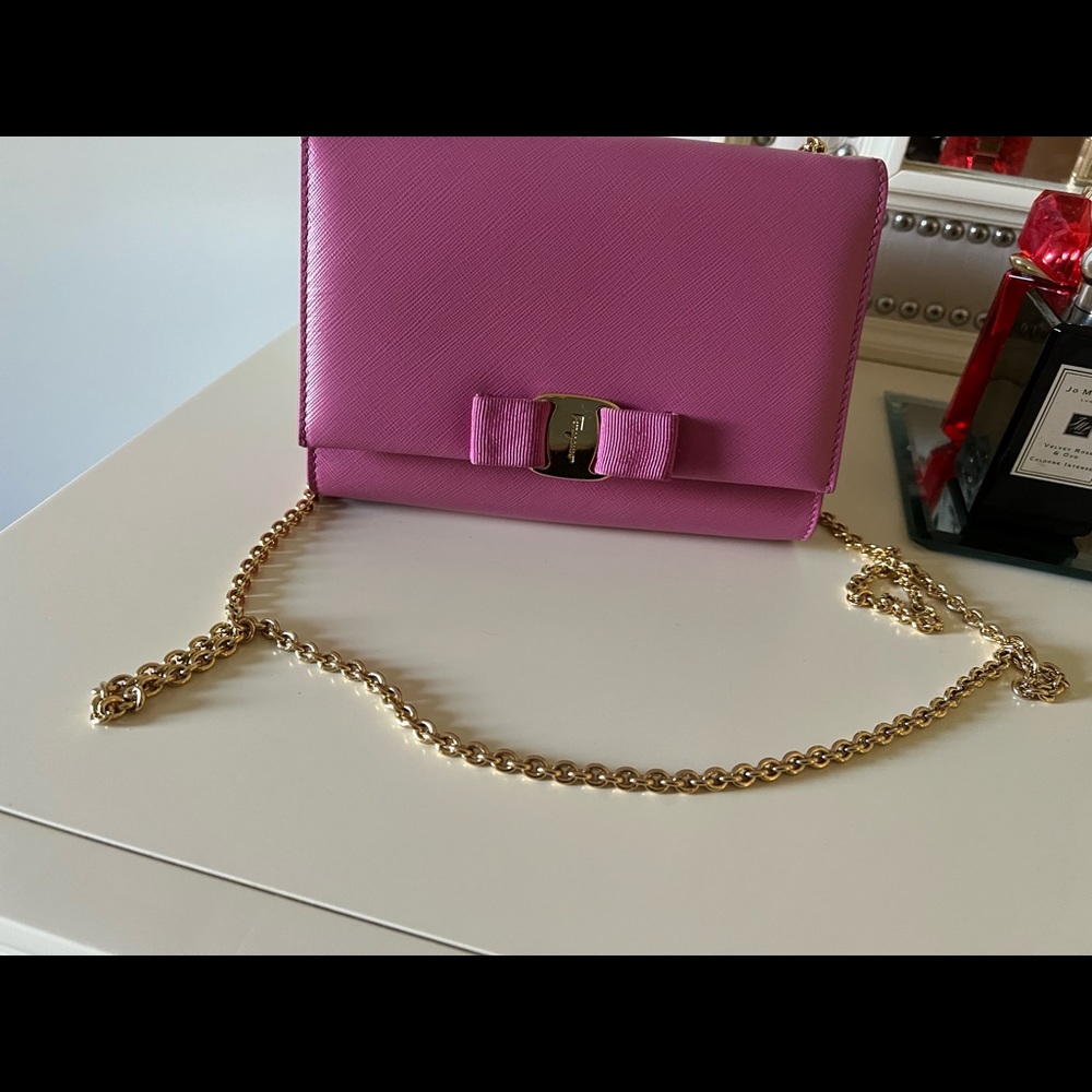 Salvatore Ferragamo vara wallet on chain